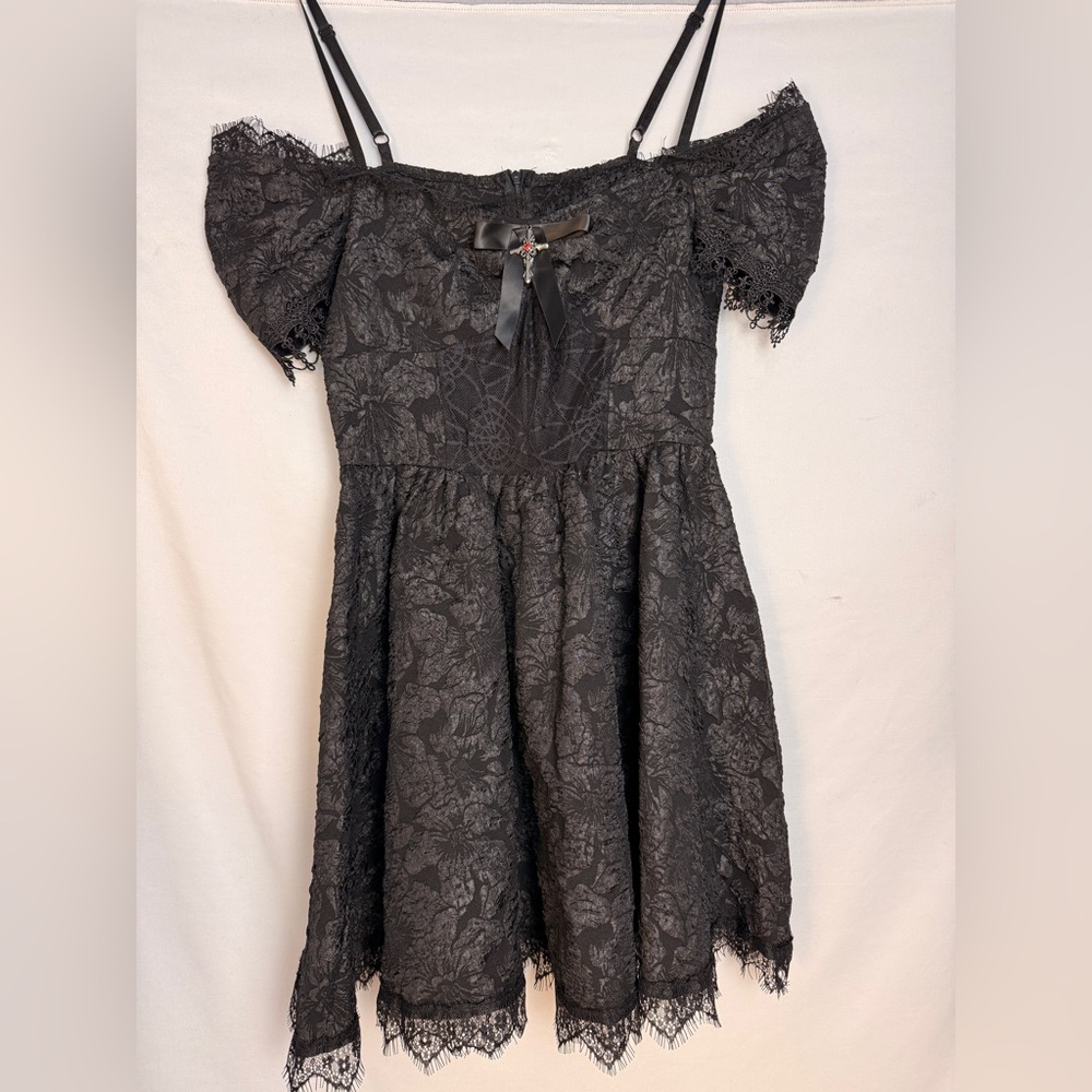 Elegant Black Lace Goth Dress - Picture 6 of 12